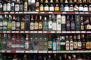 Кабмин решил повысить цены на алкогольные напитки