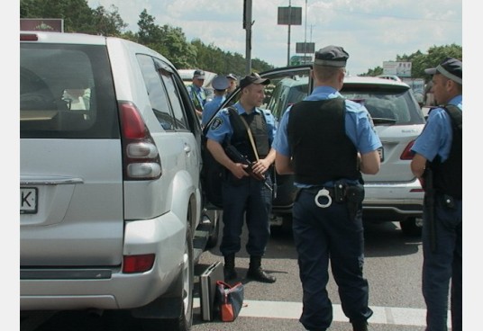 Милиция проводит проверку по факту стрельбы на дороге в Дарницком районе