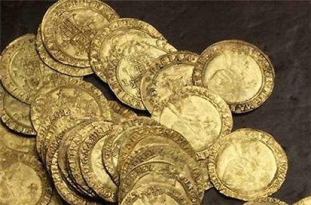 На харьковской таможне изъяли коллекции старинных монет и других древностей 