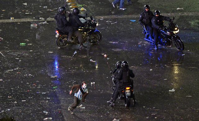 После поражения сборной Аргентины в финале ЧМ, в Буйнос-Айресе вспыхнули массовые беспорядки. ВИДЕО