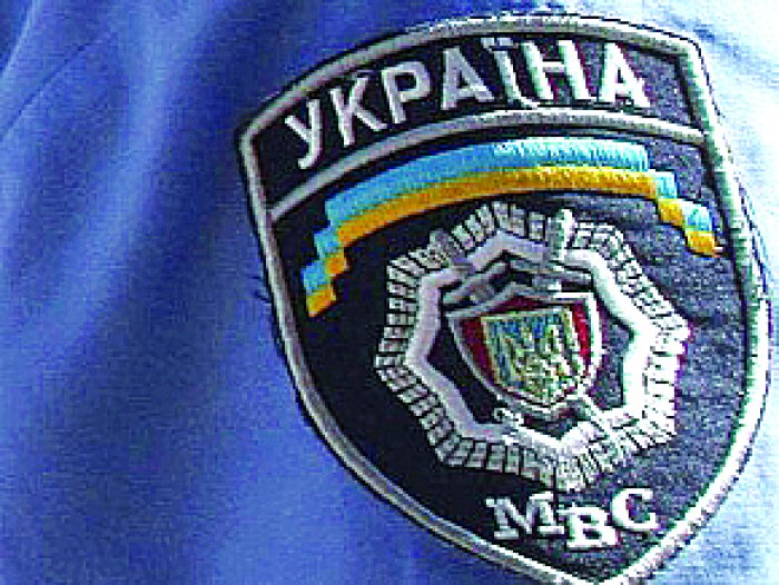 В Донецке милиционеров массово увольняют. ВИДЕО