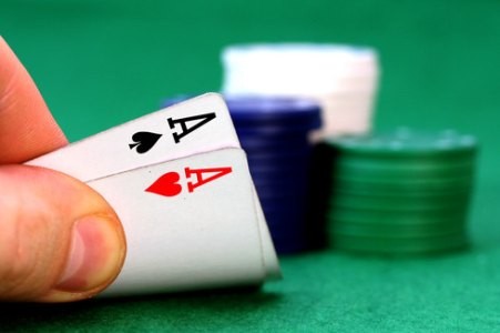 Во Львове организатору игр по "спортивному покеру" сообщено о подозрении