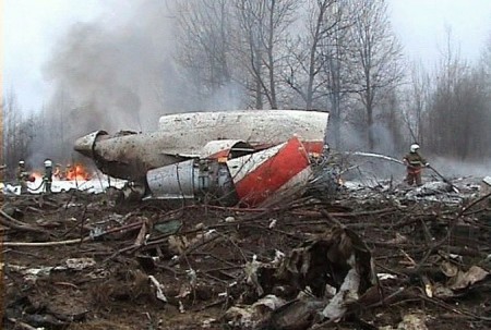 Варшавский суд принял решение возобновить расследование дела о крушении самолета Качиньского