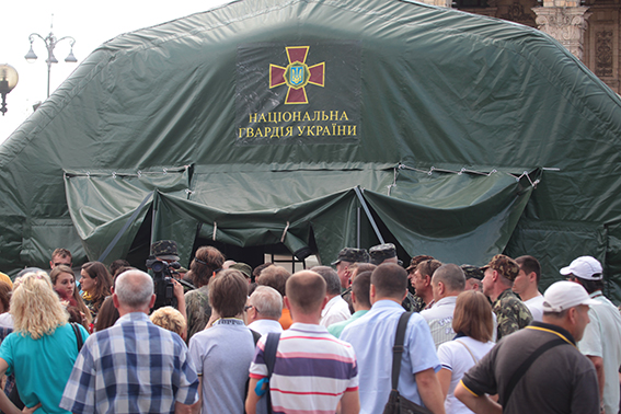 На Майдане Независимости граждан будут записывать в ряды Нацгвардии
