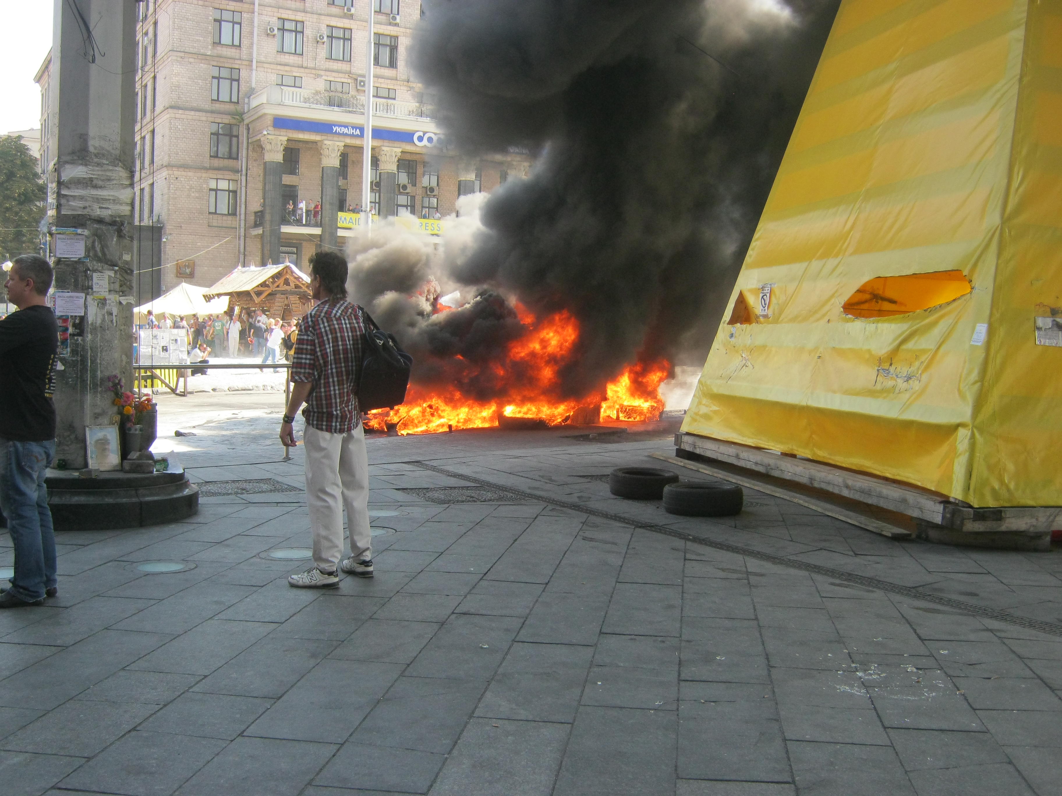 КГГА: Киевляне требуют отправить активистов с Майдана в зону АТО