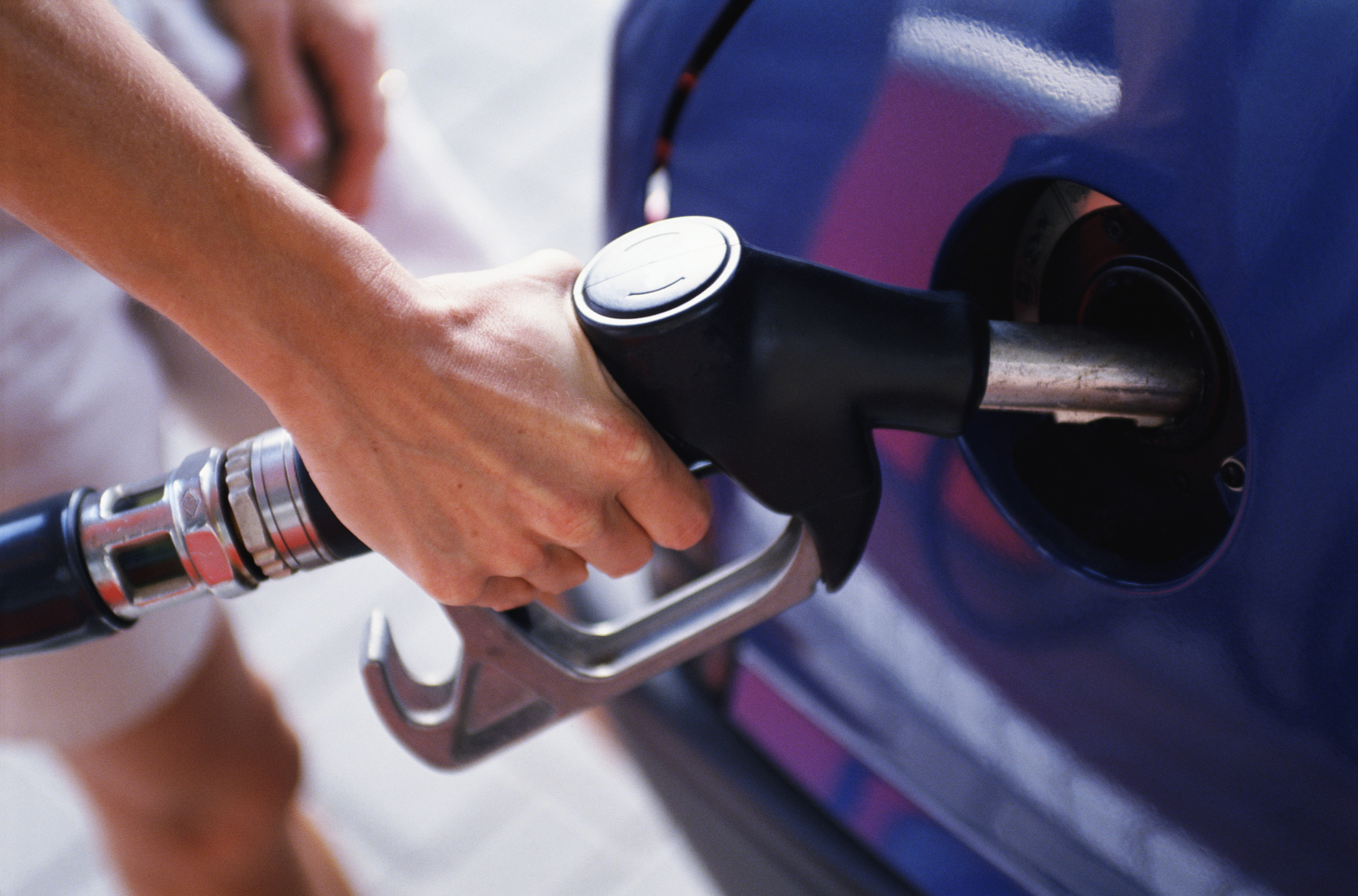 АМКУ возбудил дело за антиконкурентные действия операторов на рынке бензинов и дизтоплива. ВИДЕО