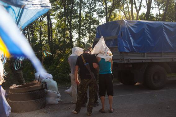 Нацгвардия: Сепаратисты переодеваются в гражданскую одежду и под видом мирных жителей пытаются пересечь блокпосты. ВИДЕО