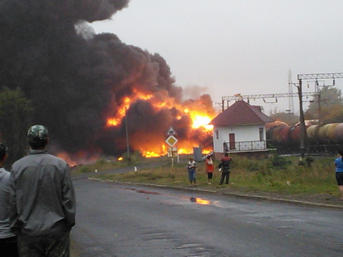В Черкасской области авария на железной дороге: Загорелись 11 цистерн и локомотив товарного поезда