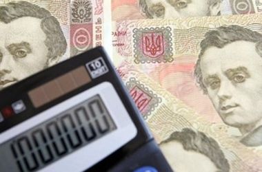 В Киеве налоговый инспектор требовал от бизнесмена 13 тыс. гривен взятки