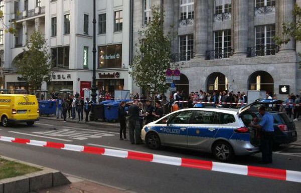 В Берлине вооруженные преступники ограбили магазин Apple, унеся с собой выручку от продаж последних новинок