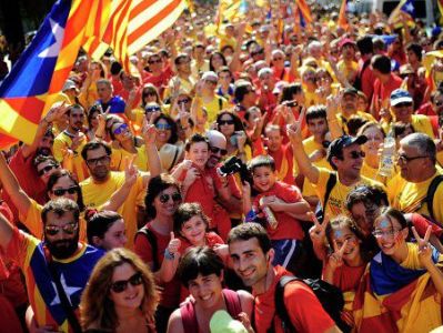 Каталония протестует в связи с отменой референдума о независимости
