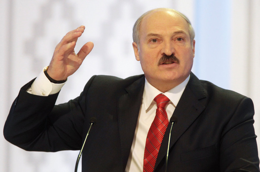 По следам России: Лукашенко предложил ввести миротворческие войска в Украину