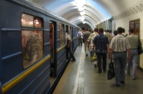 В Киеве вводится новый порядок проезда в метрополитене. ВИДЕО