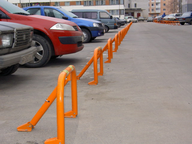 В Киеве ищут парковки, которые не платят деньги в городской бюджет. ВИДЕО