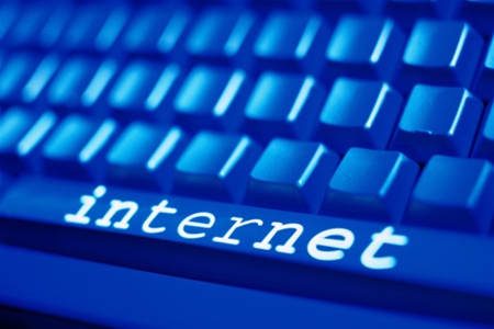Министр экономики Венгрии предложил ввести налог на интернет