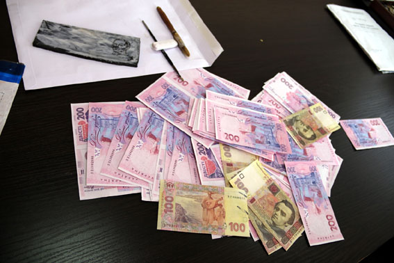 В Мариуполе перекрыли канал сбыта фальшивых денег