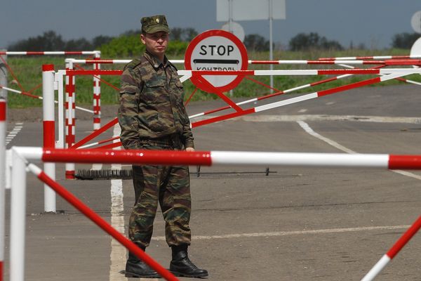 Госпогранслужба разъяснила порядок пропуска лиц в отдельные районы Донецкой и Луганской областей