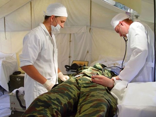 В Украине всех медиков сделают военнообязанными
