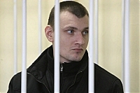 За участие в расстреле Майдана суд продлил арест экс-беркутовцу Аброськину