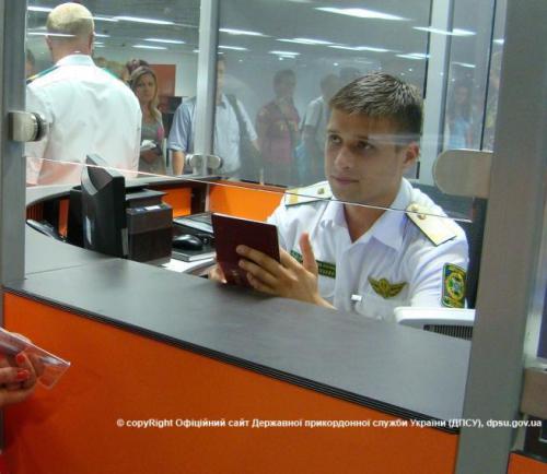 В аэропорту Львова обнаружили пассажира с фальшивым паспортом