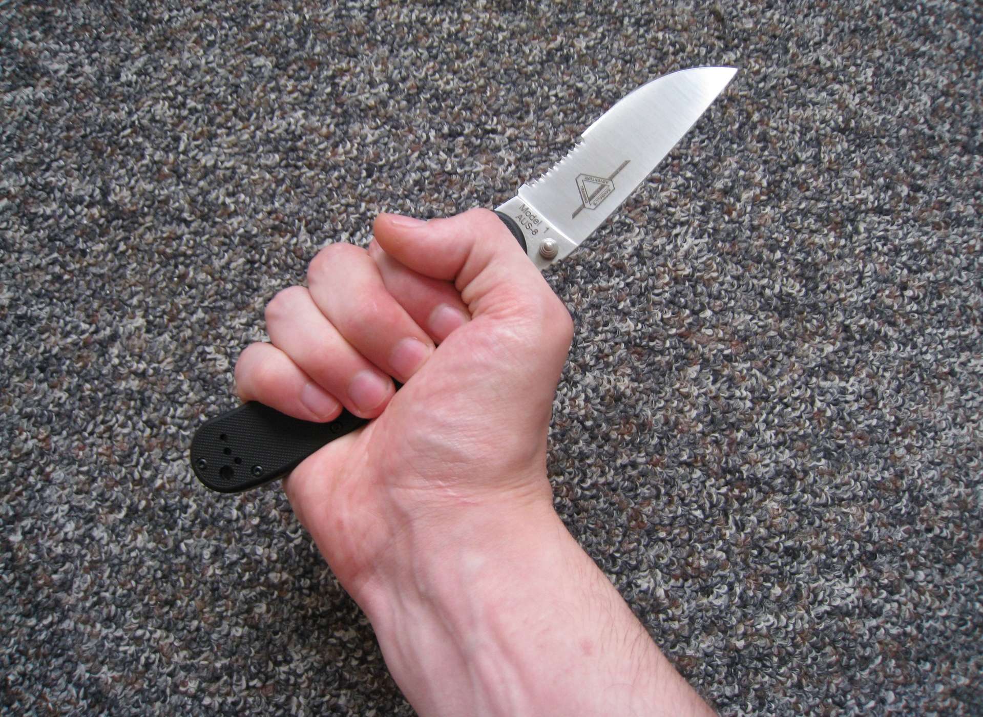 "Шутник", ударивший несколько раз студентку ножом, понесет уголовную ответственность
