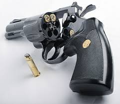 Адвокатам могут предоставить право на приобретение и ношение огнестрельного оружия. ВИДЕО