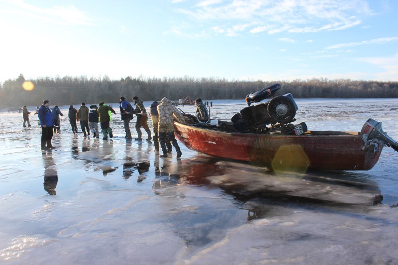 В Черкасской области сотрудники ГСЧС спасли 25 рыбаков
