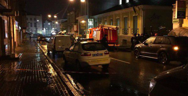 В Харькове возле мебельного магазина произошел взрыв. ВИДЕО