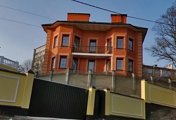 ГПУ: Дом Н. Азарова по ул. Зверинецкой в Киеве находится под арестом