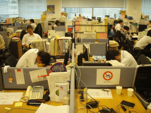 В Японии хотят принять закон, призванный бороться со смертностью трудоголиков