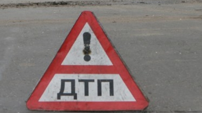 Водитель ВАЗА после столкновения со столбом погиб на месте