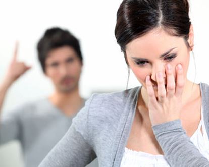 Почему муж постоянно критикует жену и как правильно реагировать: это сохранит отношения