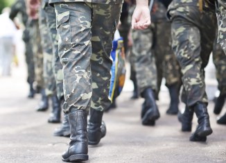 Военнослужащих, отслуживших в зоне АТО 1 год, увольняют в запас