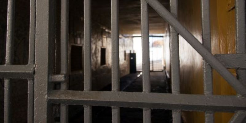 В Киеве сотрудница СИЗО распространяла наркотики среди заключенных