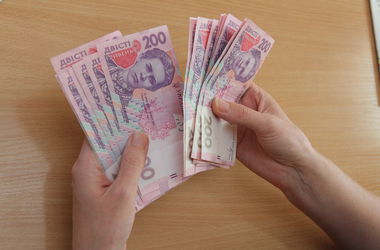 Помощь безработным украинцам будут выплачивать дважды в месяц