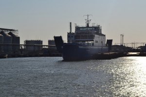 Суд арестовал судно "Aliot" за нарушение порядка захода в порты АР Крым