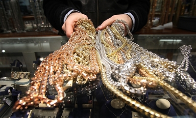 В Париже у коллекционера похитили драгоценности на 5 млн евро