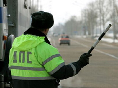 В Донецкой области работники ГАИ обнаружили в авто оружие и боеприпасы
