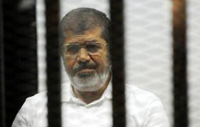 Суд Египта приговорил бывшего президента страны к 20 годам тюрьмы