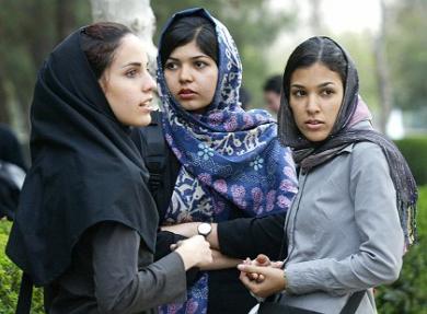 Власти Ирана запретили выпуск журнала из-за публикации о гражданских браках
