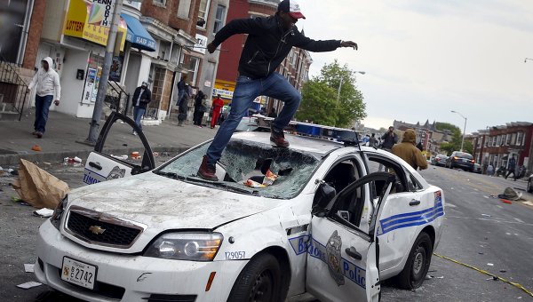 В Балтиморе вспыхнули массовые беспорядки
