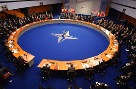 В НАТО договорились о сохранении санкций против РФ до конца года