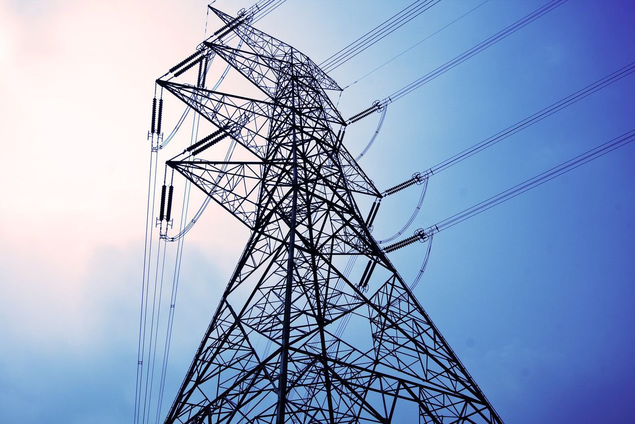От Минэнергетики потребовали внести законопроект, который уничтожит монополию при подключении к электросетям