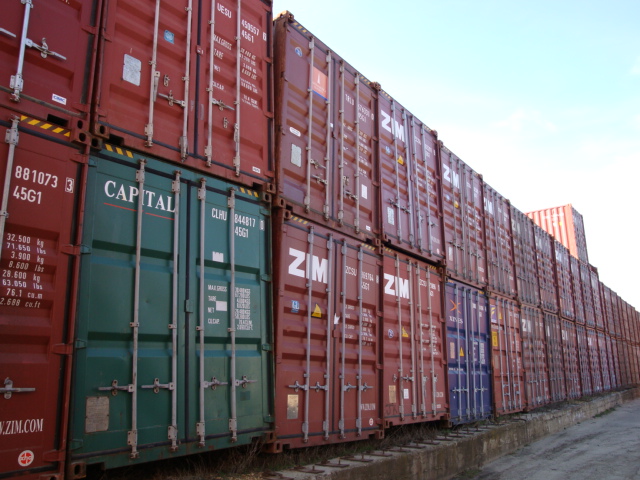 Оформление импортных и транзитных товаров, поступающих в морских контейнерах, будет упрощено