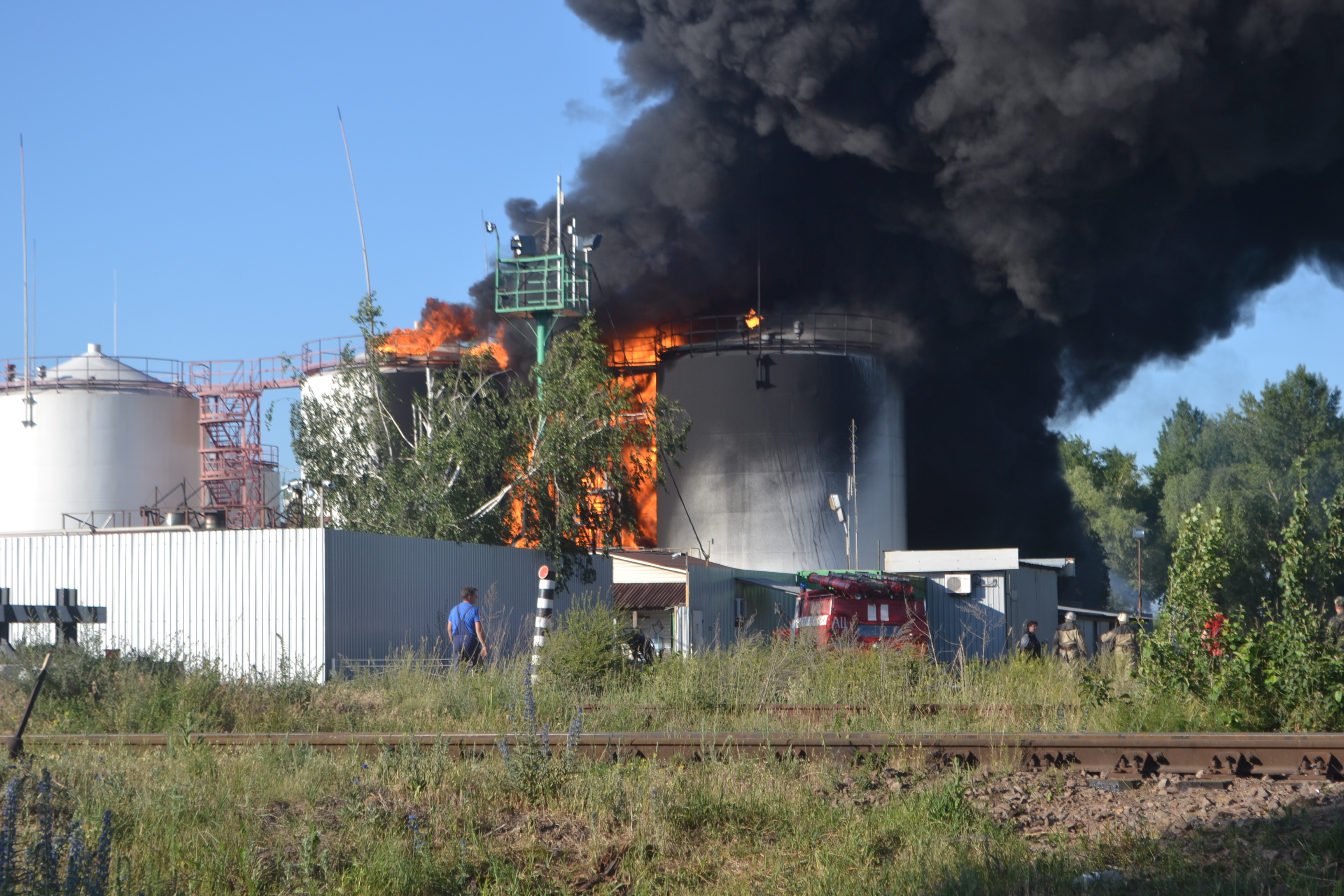 При ликвидации пожара на нефтебазе в Глевахе погибли пожарные