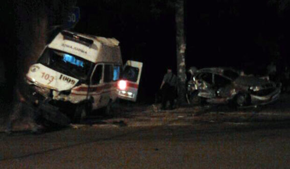 В Мариуполе автомобиль "скорой" с ранеными военнослужащими попал в ДТП