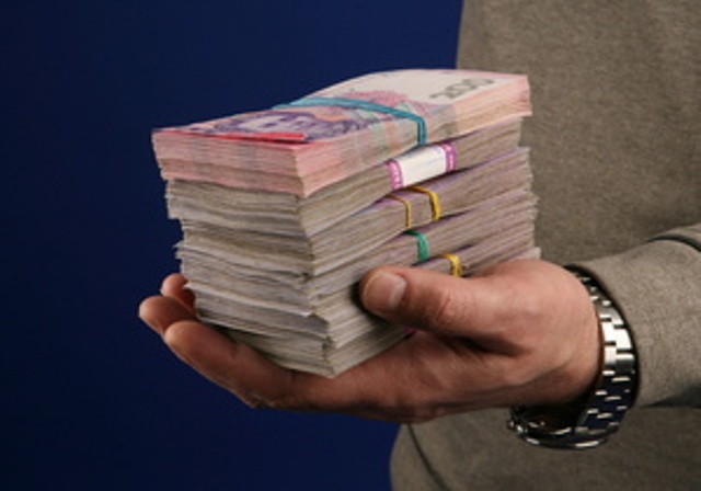 Сотрудников Главного управления фискальной службы в Николаевской области задержали при получении 150 тыс. грн. взятки