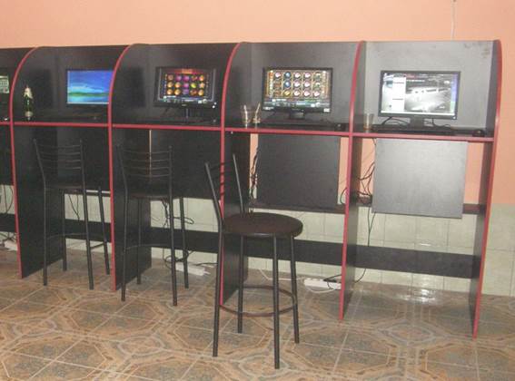 Киевские правоохранители "накрыли" игровой зал в день его открытия