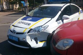 Автомобиль киевской полиции врезался в маршрутку