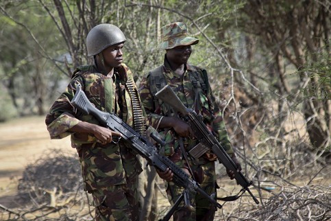 В Кении 14 человек погибли при обстреле военного табора